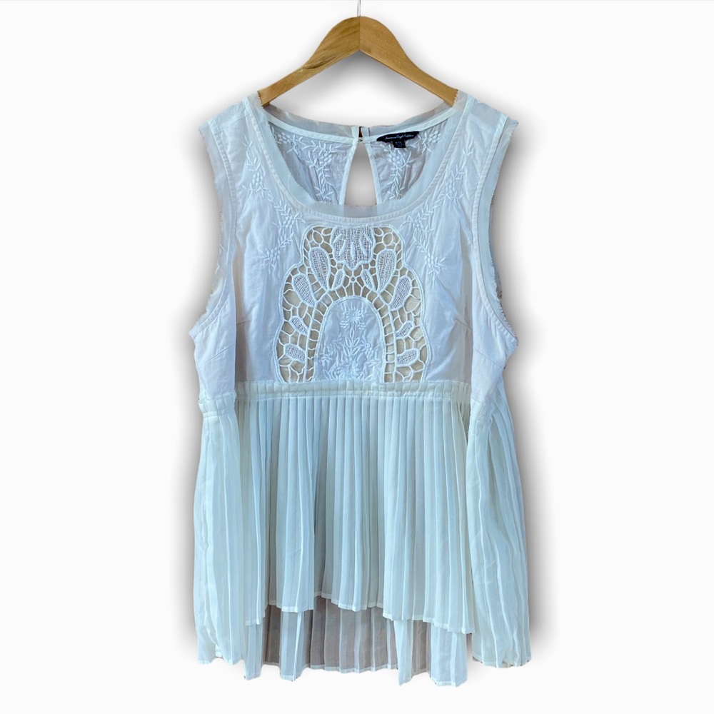 AMERICAN EAGLE OUTFITTERS IVORY SLEEVELESS TOP XL